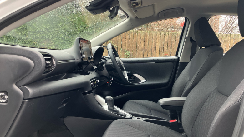 Toyota Yaris 1.5 Hybrid Icon 5dr CVT Hybrid Hatchback